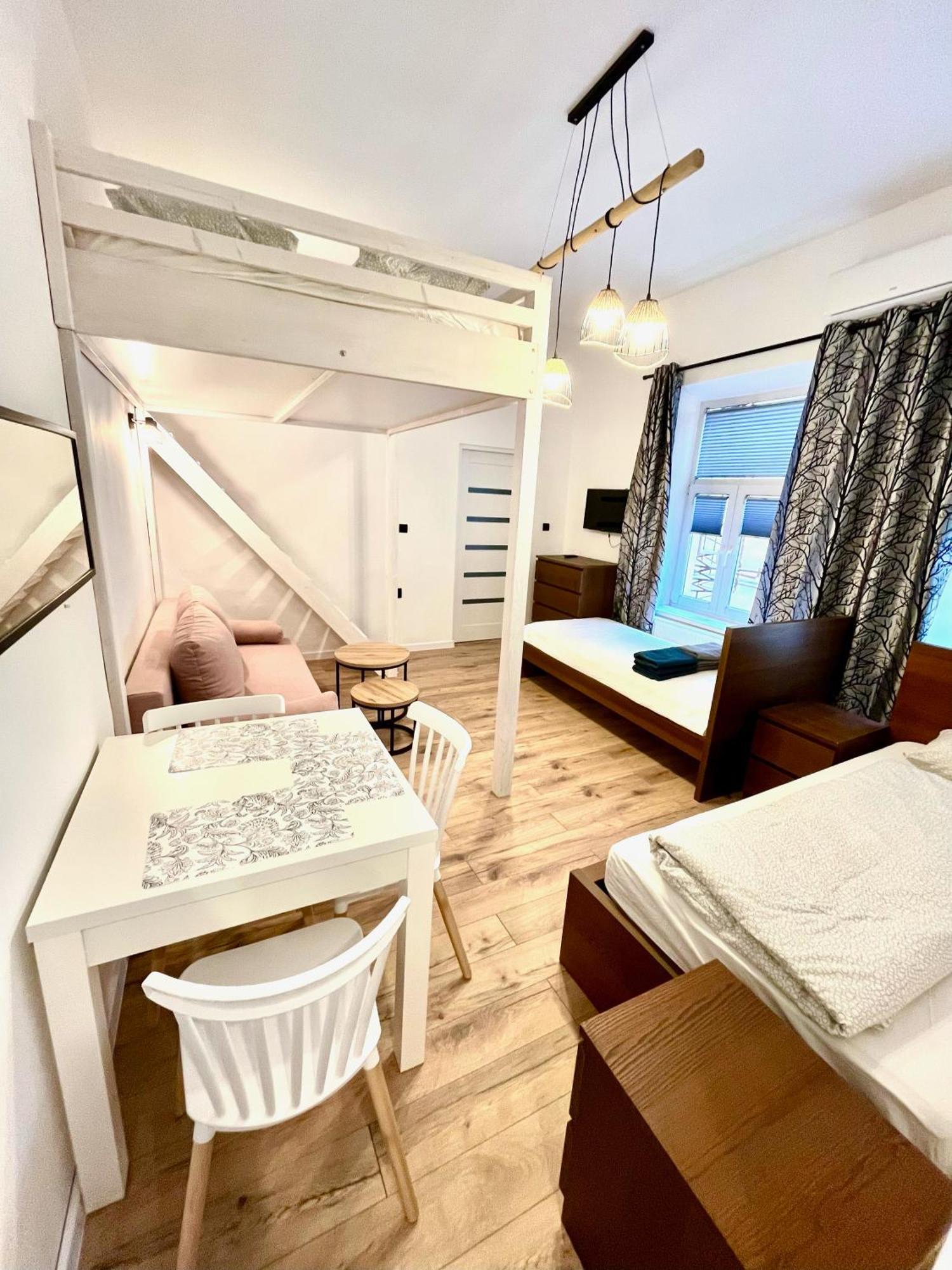 クラクフ ポコイエ ゴシチンナ ビッシナ Bed & Breakfast エクステリア 写真